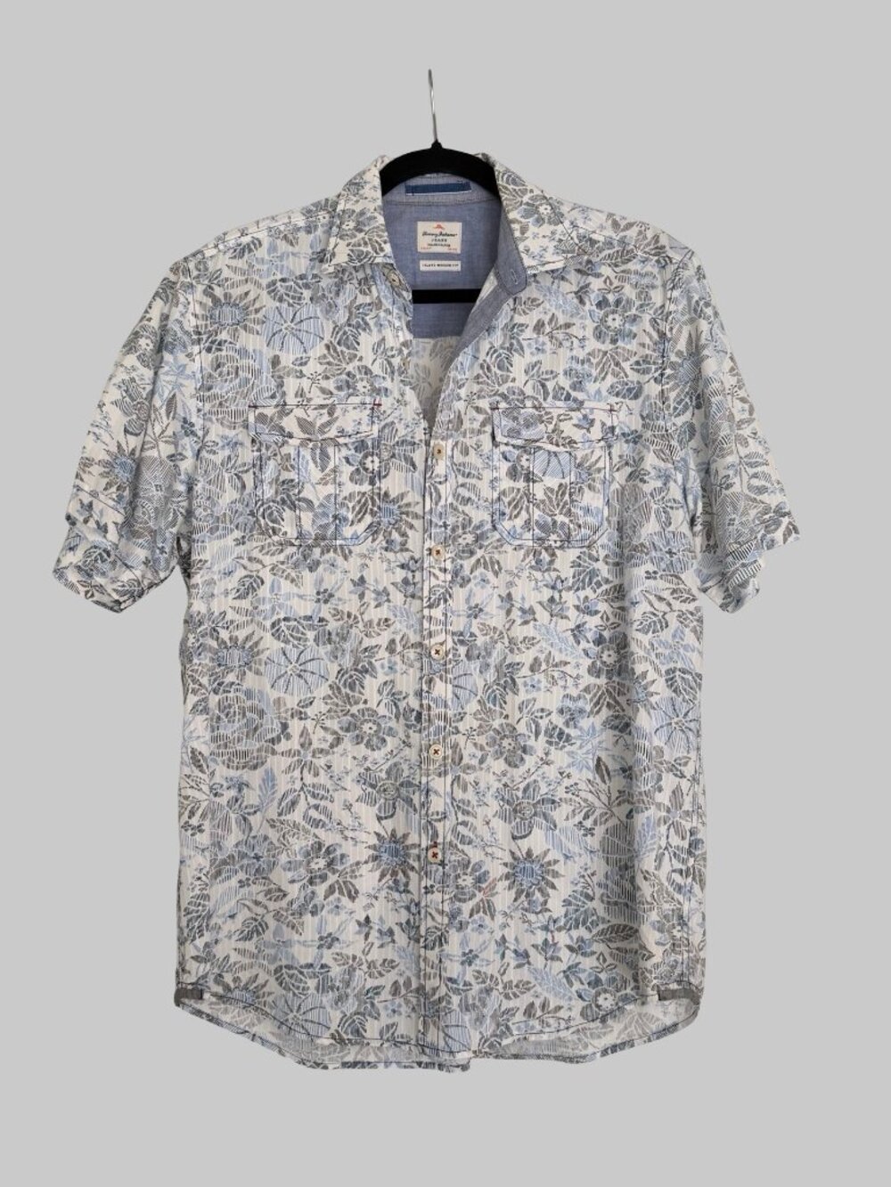 Tommy Bahama Island crafted florar men shirt size M 100% cotton.